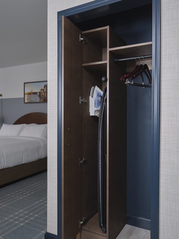 Artone-Tapestry-Closet-2-600x800