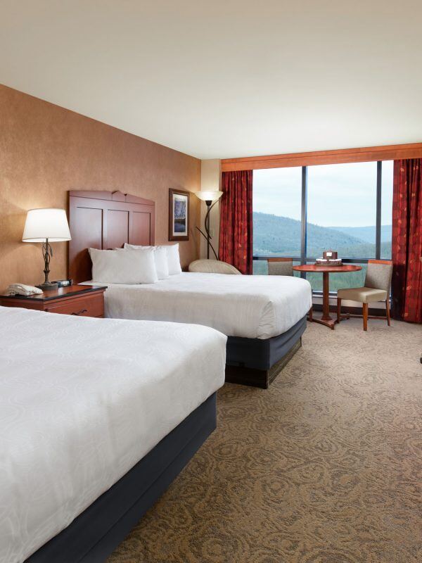SAC_0319_DoubleHotelRoom_web-600x800