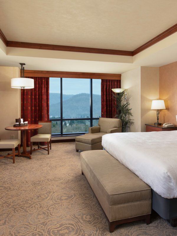 SAC_0319_HotelSuite_Bedroom_web-600x800