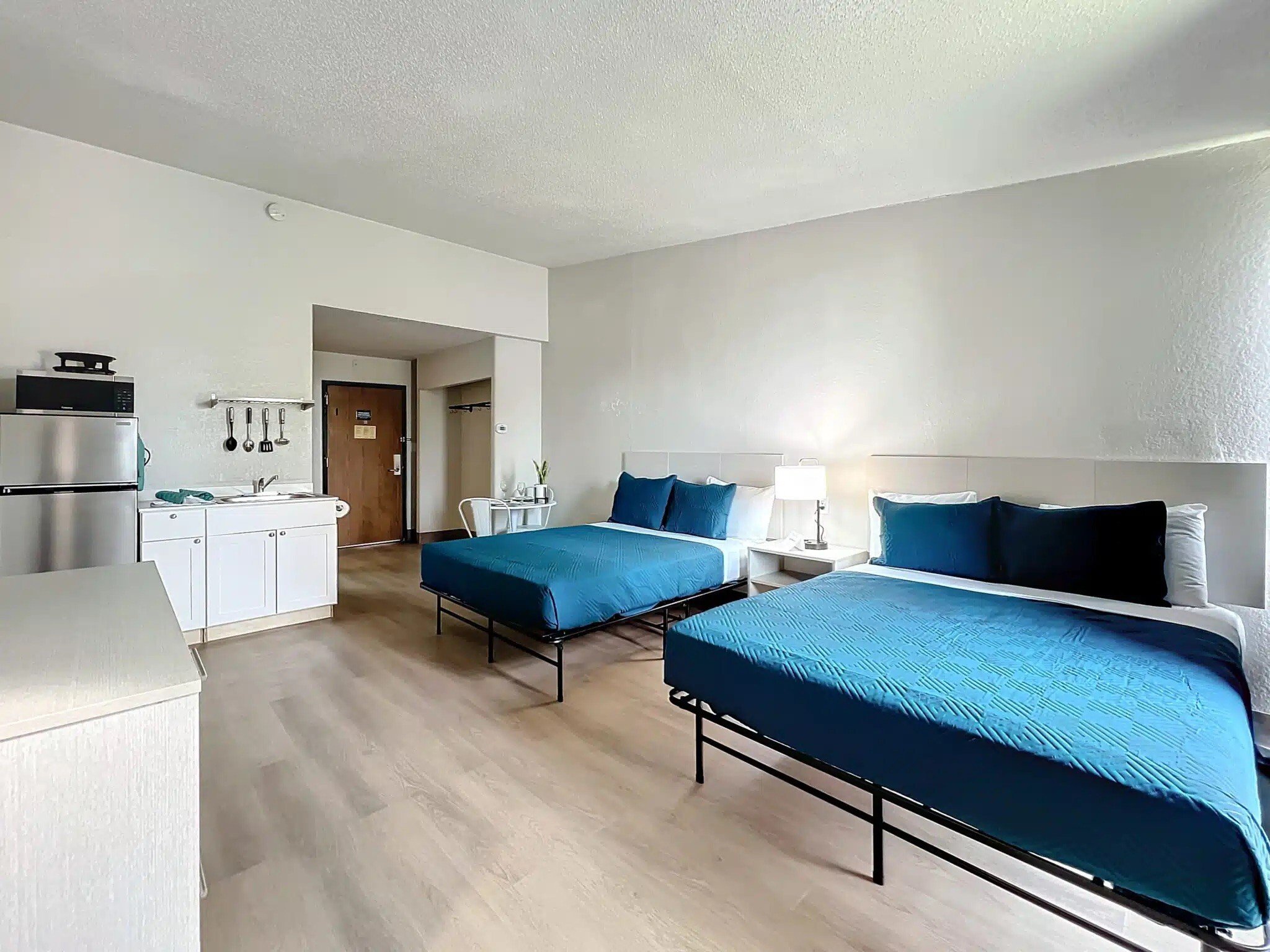 Stayable Suites_2295-E-Irlo-Bronson-Memorial-Highway-200-18-2048x1536