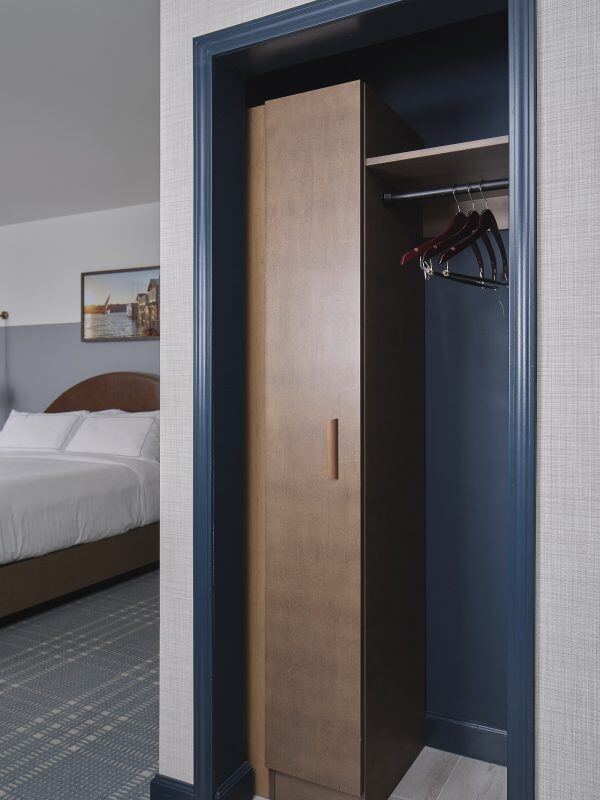 Tapestry-closet-1-600x800