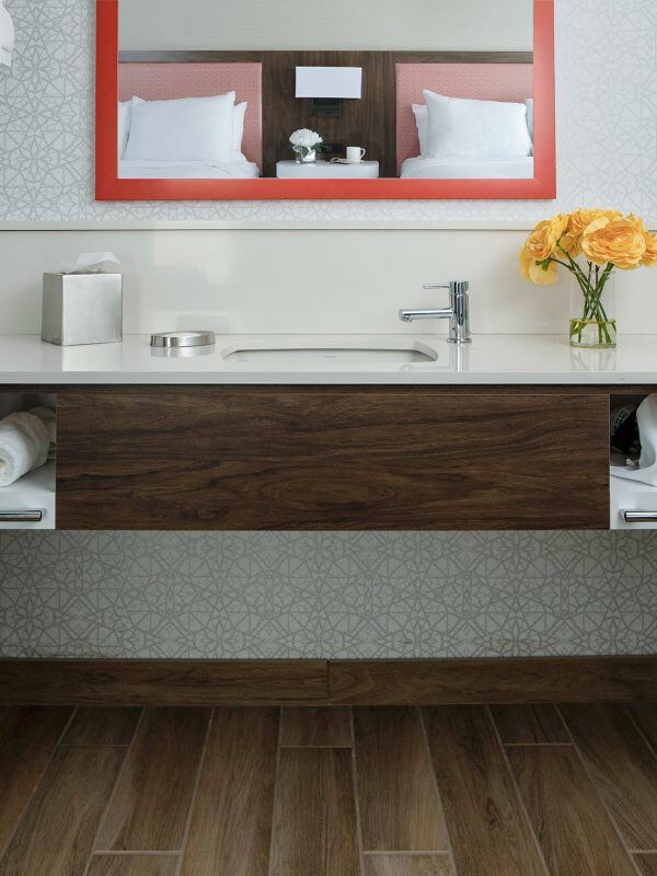 hampton-inn_olean_vanity-600x800 (1)