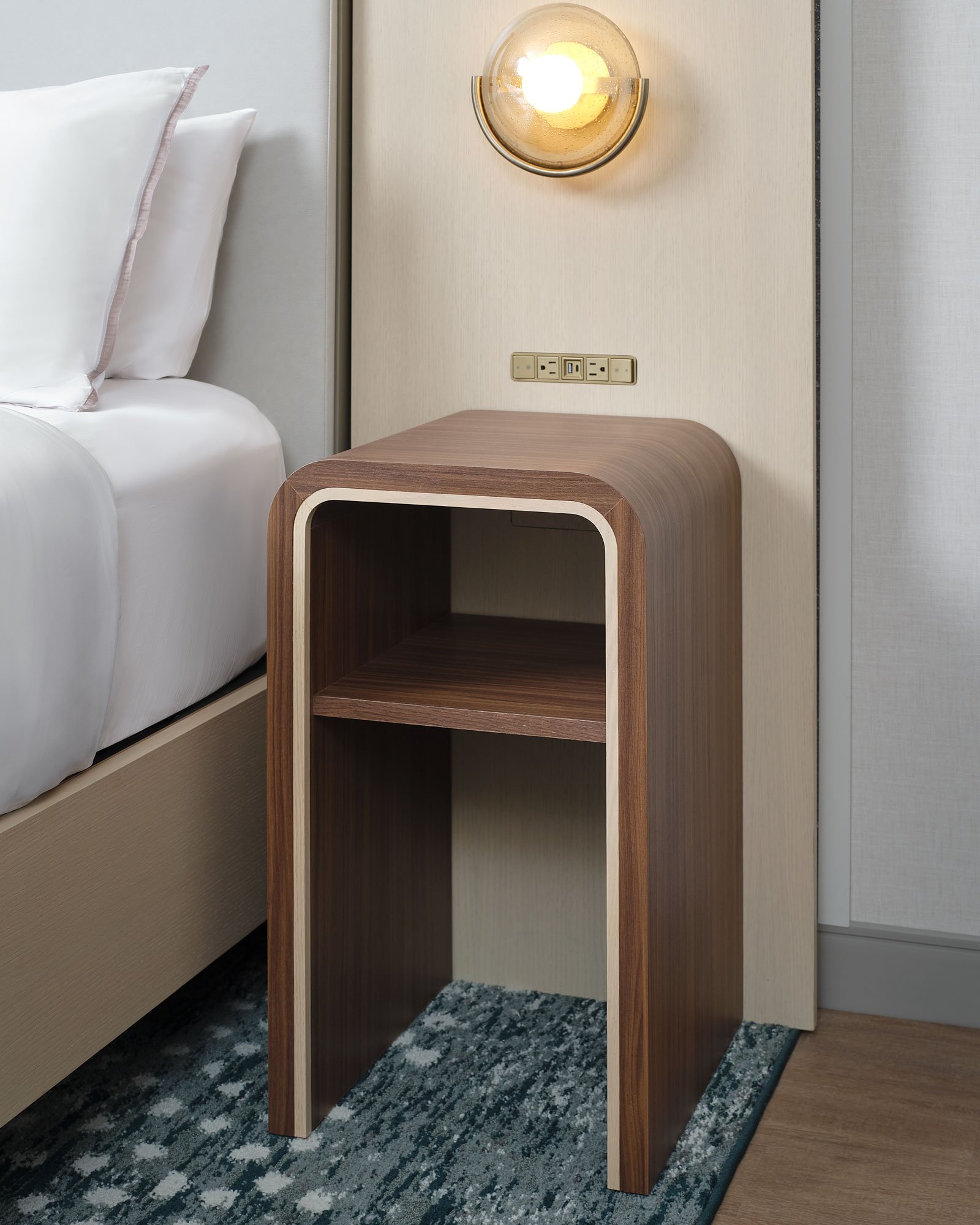 marriott_westin buf_small-curved-table