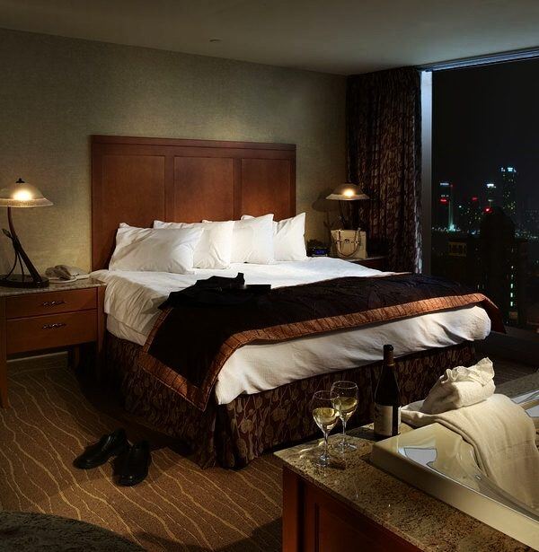 seneca-niagara_corner-suite-600x615
