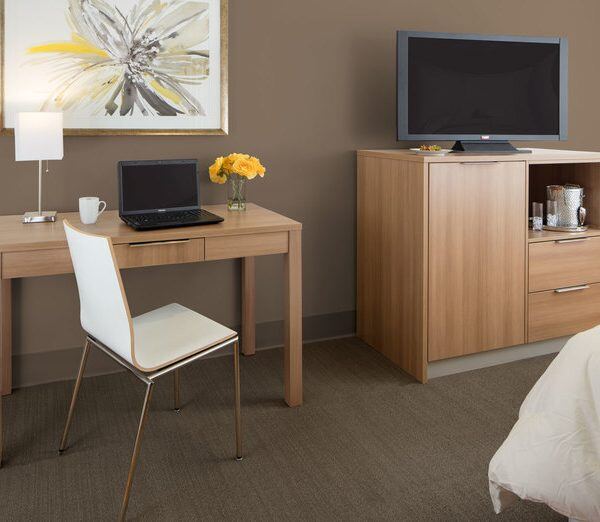 simplicity_tv_desk-wall-600x522