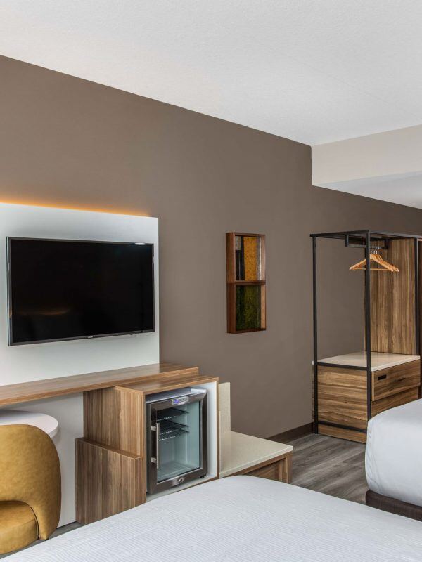 wyndham-garden_dania-beach_queen-beds2-600x800